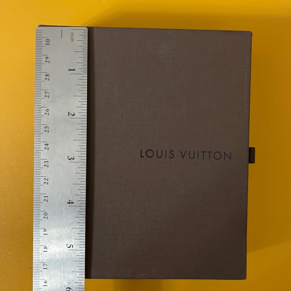 💯 Auth Louis Vuitton Gift Box